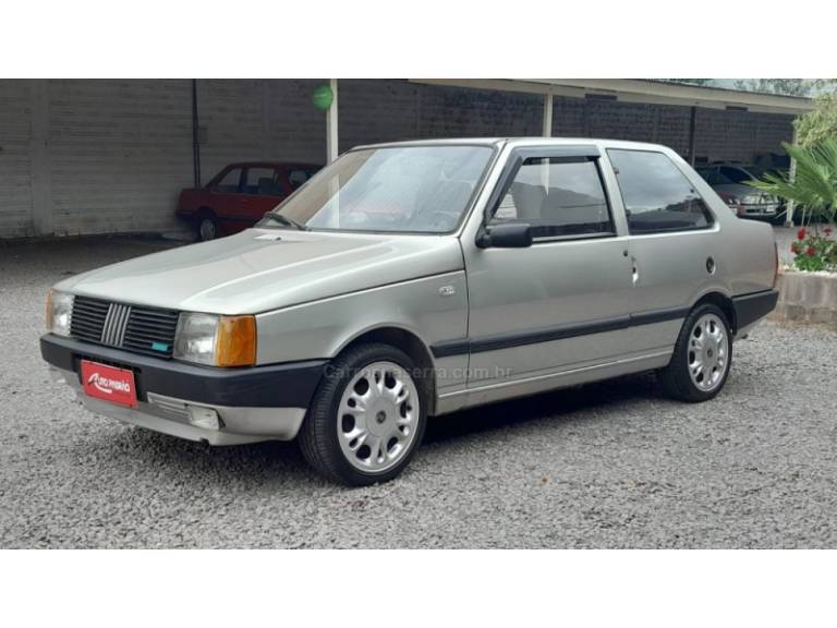 FIAT - PRÊMIO - 1987/1987 - Prata - R$ 24.900,00